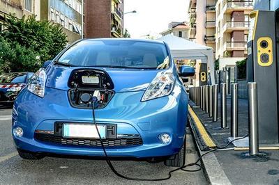 新能源電動汽車半路沒電應(yīng)急指南